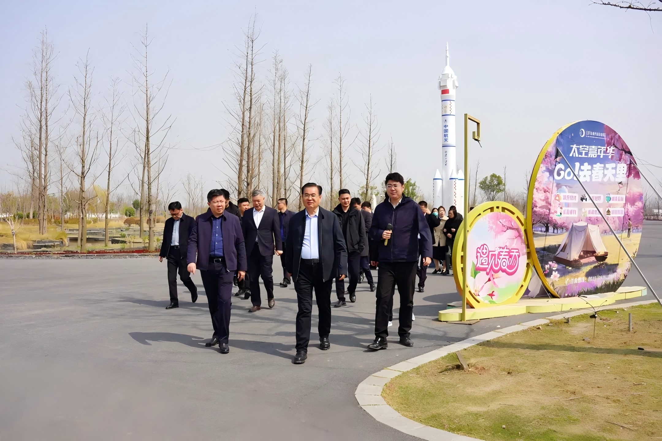 集团举行“四比四赛”项目观摩活动和经济指标分析暨月度工作例会
